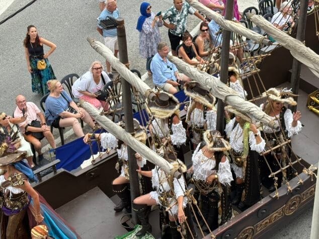 desfile moros y cristianos moraira 2025 63