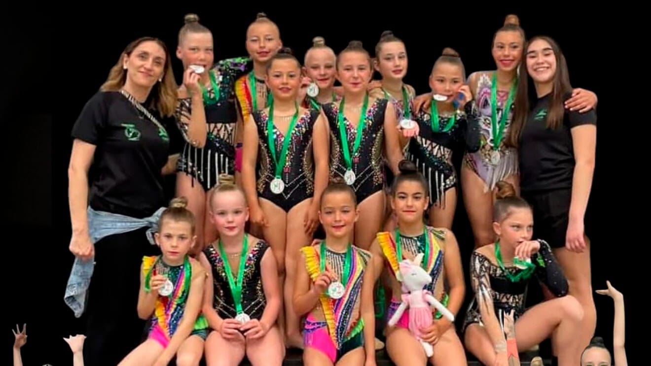 Gimnastas del Club Gimnasia Calpe en la tercera fase de la Liga Interclubs en Alicante
