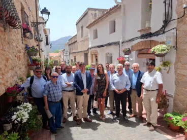 Empresarios de Alicante se reúnen en Llíber en apoyo al sector vitivinícola y al modelo cooperativo 24 junta de la uepal en lliber