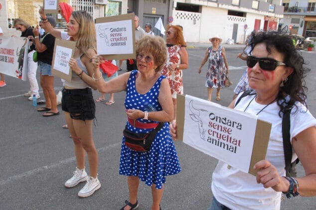 manifestacion antitaurina en ondara en junio 2025 01