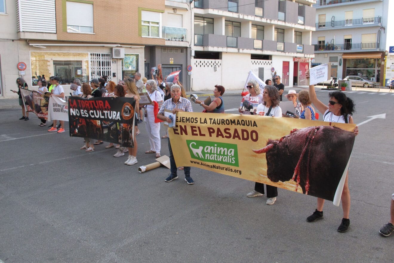 Manifestación antitaurina en Ondara en junio 2025 09