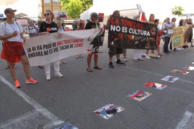 manifestacion antitaurina en ondara en junio 2025 12