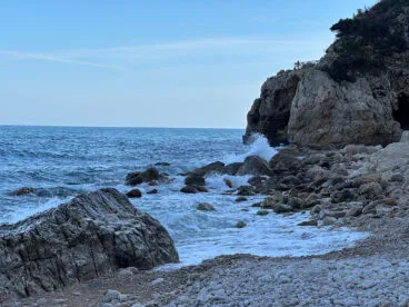 Oleaje en la cala del Moraig de Benitatxell