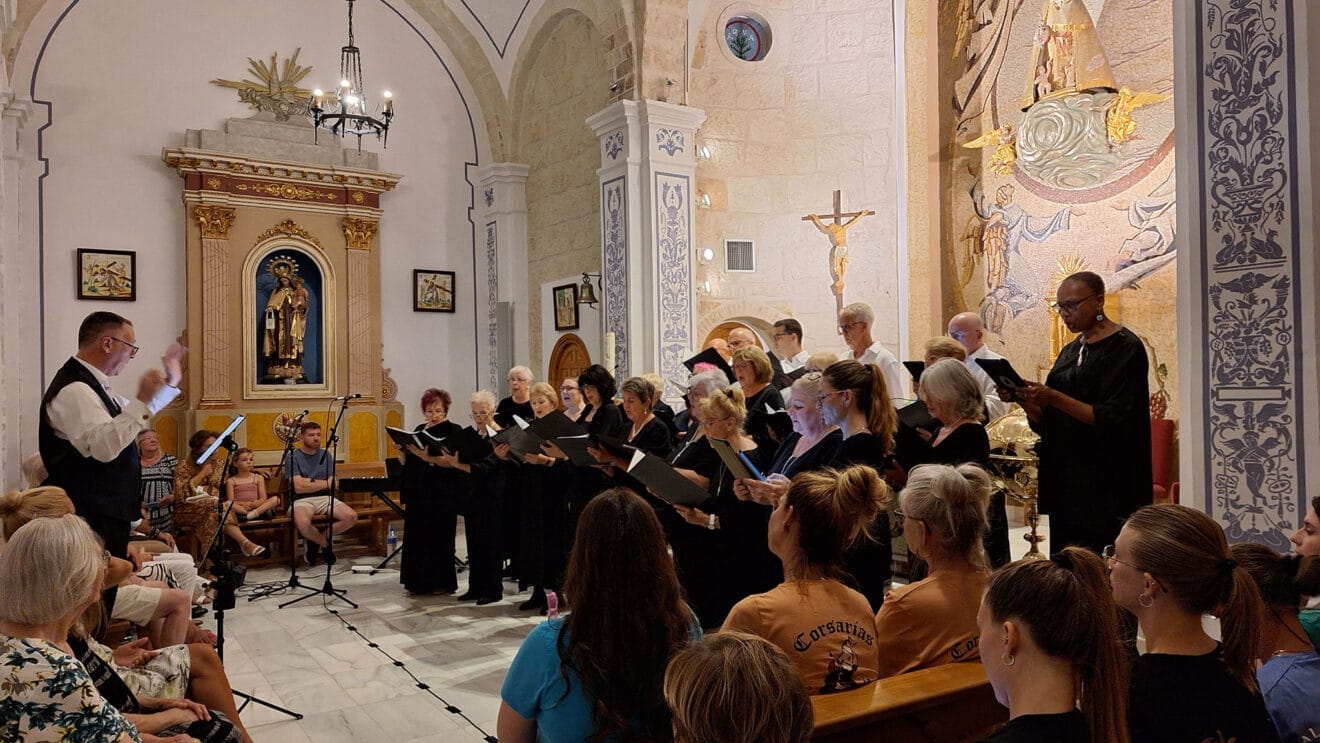 The International Choir en su concierto en Moraira