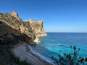 Vistas a la cala del Moraig de Benitatxell desde la rampa de acceso