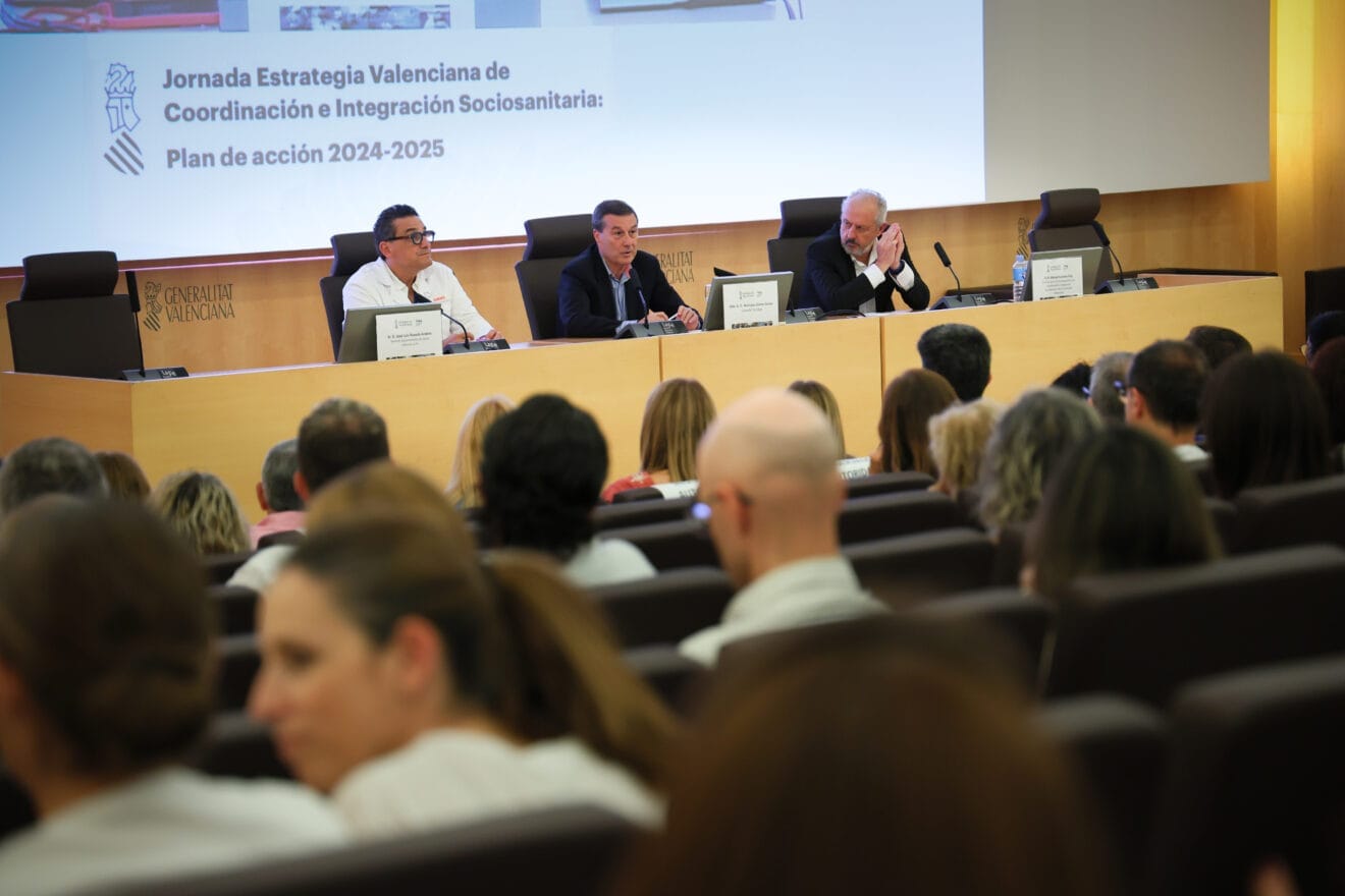 El Conseller en la presentación del proyecto de Estrategia Sociosanitaria
