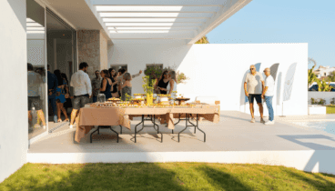 Arquitectura esencialista con inspiración mediterránea