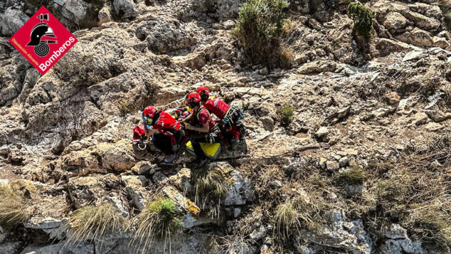 Un senderista de 57 años cae desde una altura de 10 metros en el Peñón de Ifach de Calp 1 Imagen: Atención al senderista caído en el Peñón de Ifach de Calp
