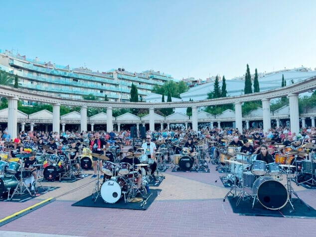 Imagen: Bateristas en el primer Calp Drumt