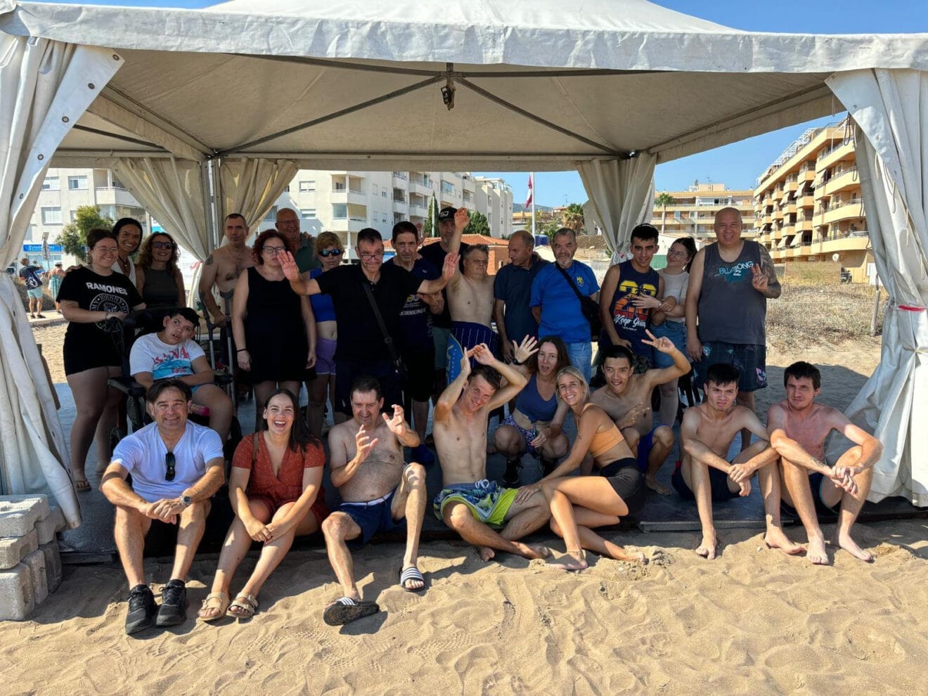 Carpa en la playa del Raset