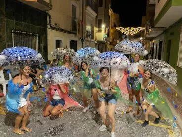 desfilada de carrosses de les festes patronals de benitatxell el 2023