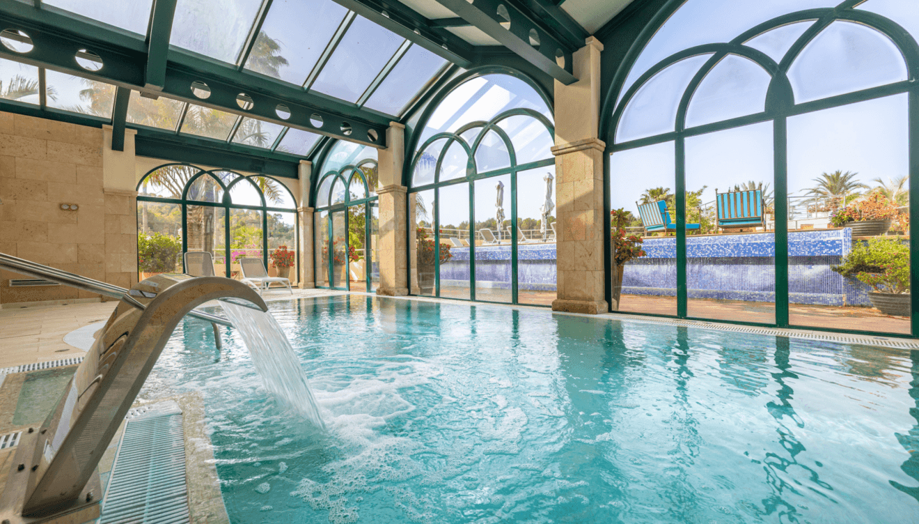 Disfruta de la piscina de hidromasaje en Dénia Marriot la Sella