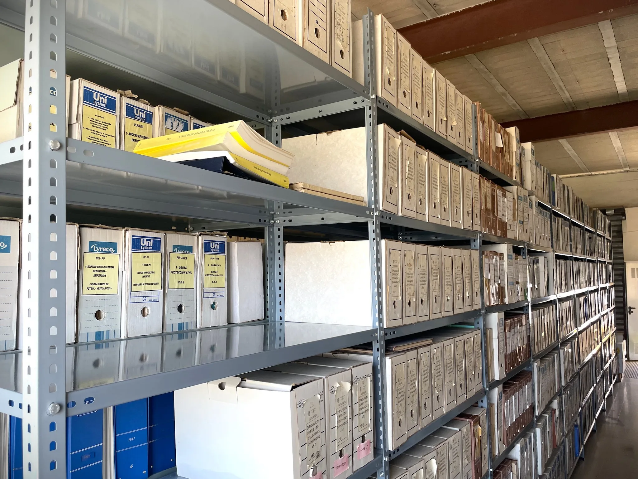 el poble nou de benitatxell impulsa la digitalizacion del fondo del archivo municipal