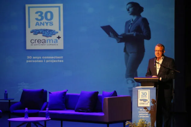 Imagen: El presidente de la Diputación de Alicante, Toni Pérez, en el 30 aniversario de CREAMA en Calp