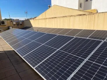 Siete municipios de la Marina Alta recibirán ayudas ambientales de la Diputación 17 instalacion de placas solares en un edificio municipal