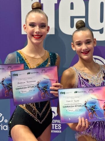 Kateryna Trukhacheva de Calp con su diploma