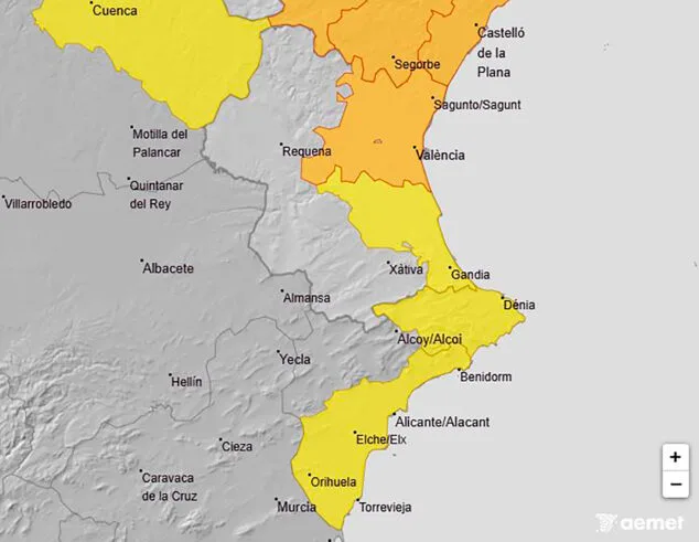 Activado el aviso amarillo de la AEMET por lluvias y tormentas en el litoral norte de Alicante 1 Imagen: Mapa de avisos activos de la AEMET el sábado 12 de julio 2025 en la Comunitat Valenciana