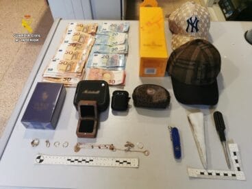 Objetos y dinero robado