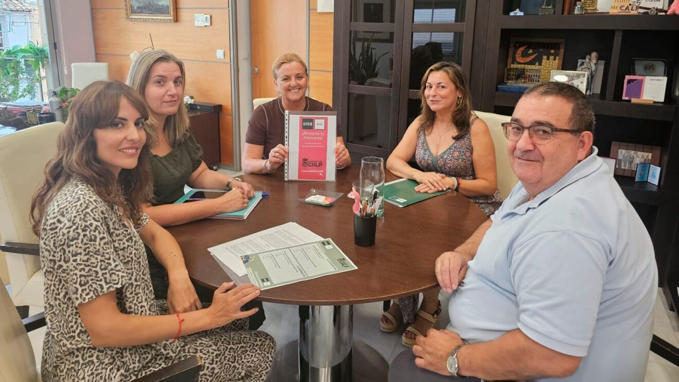 Reunión del Ayuntamiento de Calp y la UNED Dénia