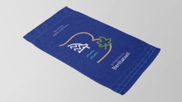 Toalla con la nueva marca turística Respira Mediterrani de Benitatxell