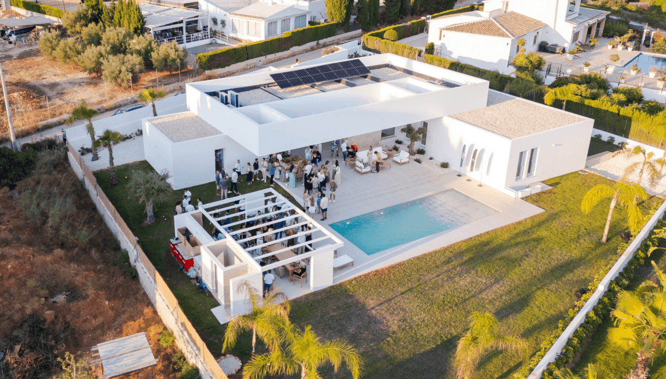 Vista general de Villa Manila desde el exterior