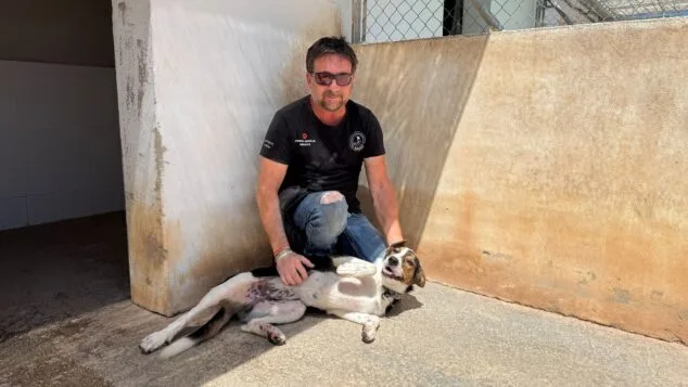 Imagen: Antonio Palmer de APAD Dénia con Cuky