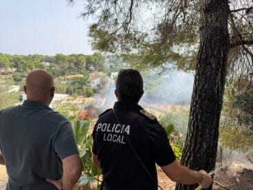 Behörden im Brandgebiet Teulada