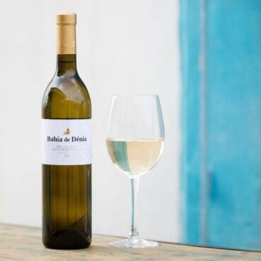 Bahía de Denia — El blanco que conquista veranos