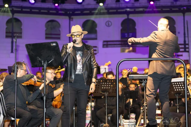 El Sonafilm VII culmina con un concierto apoteósico dedicado a las bandas sonoras de los años 80 104 concierto 80 y accion del sonafilm 7 en ondara en 2025 101