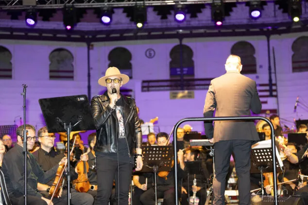 El Sonafilm VII culmina con un concierto apoteósico dedicado a las bandas sonoras de los años 80 105 concierto 80 y accion del sonafilm 7 en ondara en 2025 102