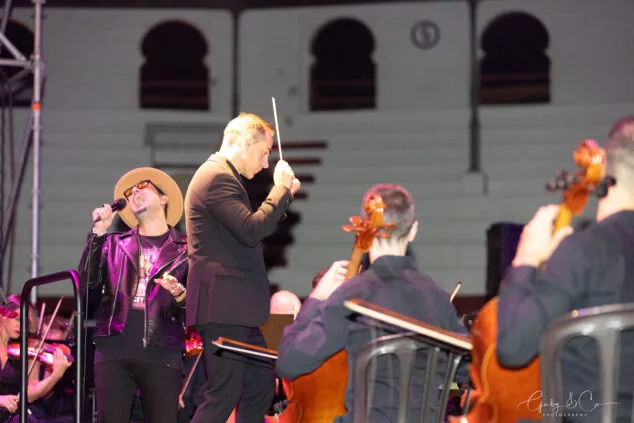 El Sonafilm VII culmina con un concierto apoteósico dedicado a las bandas sonoras de los años 80 109 concierto 80 y accion del sonafilm 7 en ondara en 2025 106