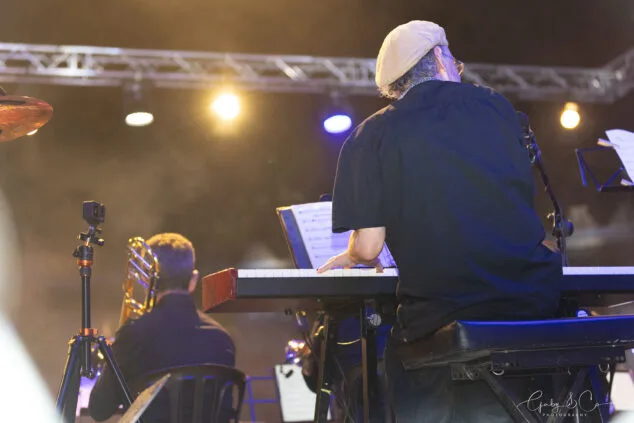 El Sonafilm VII culmina con un concierto apoteósico dedicado a las bandas sonoras de los años 80 160 concierto 80 y accion del sonafilm 7 en ondara en 2025 157