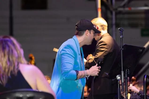El Sonafilm VII culmina con un concierto apoteósico dedicado a las bandas sonoras de los años 80 166 concierto 80 y accion del sonafilm 7 en ondara en 2025 163