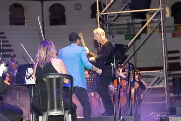 El Sonafilm VII culmina con un concierto apoteósico dedicado a las bandas sonoras de los años 80 185 concierto 80 y accion del sonafilm 7 en ondara en 2025 182