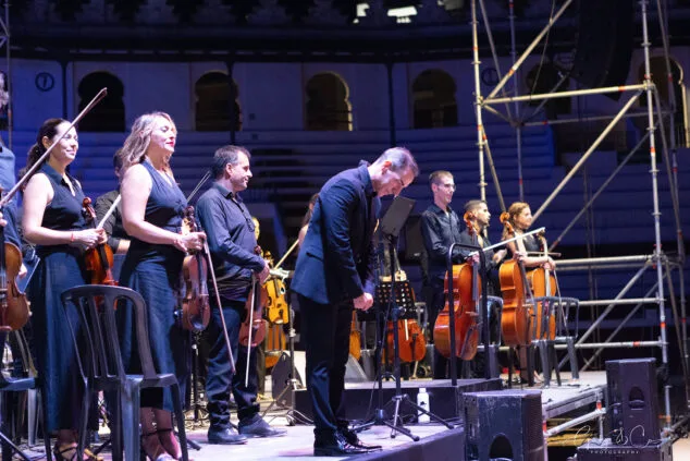El Sonafilm VII culmina con un concierto apoteósico dedicado a las bandas sonoras de los años 80 257 concierto 80 y accion del sonafilm 7 en ondara en 2025 254