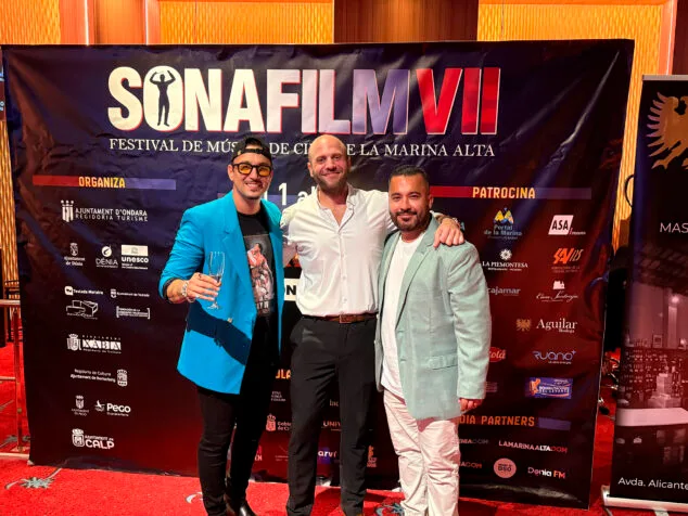 El Sonafilm VII culmina con un concierto apoteósico dedicado a las bandas sonoras de los años 80 271 concierto 80 y accion del sonafilm 7 en ondara en 2025 268