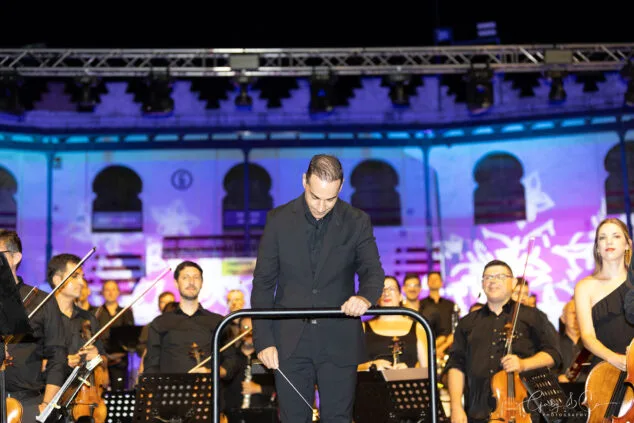 El Sonafilm VII culmina con un concierto apoteósico dedicado a las bandas sonoras de los años 80 30 concierto 80 y accion del sonafilm 7 en ondara en 2025 27