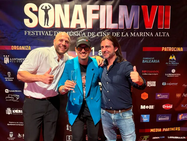 El Sonafilm VII culmina con un concierto apoteósico dedicado a las bandas sonoras de los años 80 273 concierto 80 y accion del sonafilm 7 en ondara en 2025 270