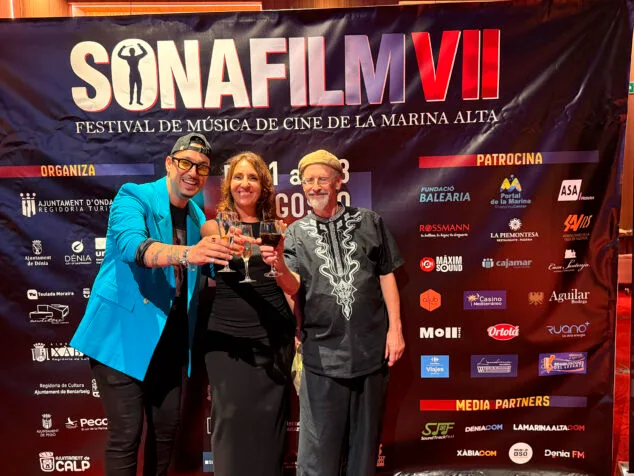 El Sonafilm VII culmina con un concierto apoteósico dedicado a las bandas sonoras de los años 80 277 concierto 80 y accion del sonafilm 7 en ondara en 2025 274
