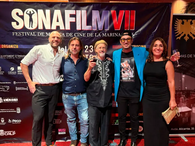 El Sonafilm VII culmina con un concierto apoteósico dedicado a las bandas sonoras de los años 80 279 concierto 80 y accion del sonafilm 7 en ondara en 2025 276