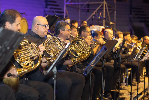 El Sonafilm VII culmina con un concierto apoteósico dedicado a las bandas sonoras de los años 80 34 concierto 80 y accion del sonafilm 7 en ondara en 2025 31