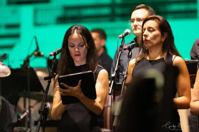 El Sonafilm VII culmina con un concierto apoteósico dedicado a las bandas sonoras de los años 80 52 concierto 80 y accion del sonafilm 7 en ondara en 2025 49