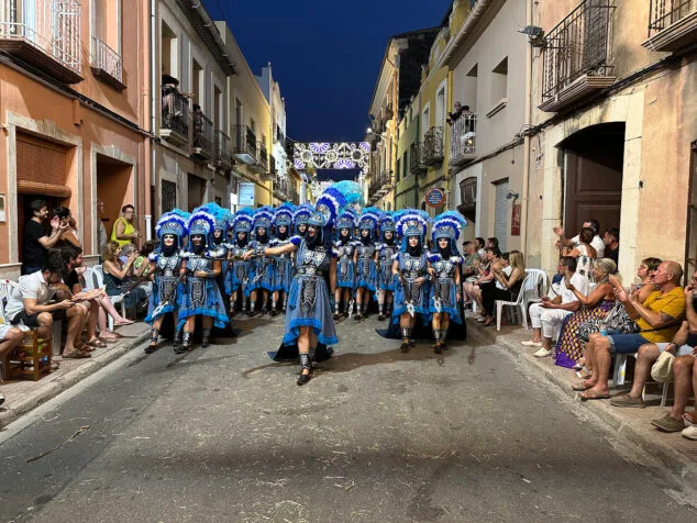 El Verger se rinde al esplendor de las filaes en la entrada de Moros y Cristianos 2025 127 desfile de moros y cristianos del verger 2025 126