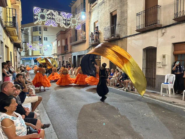 El Verger se rinde al esplendor de las filaes en la entrada de Moros y Cristianos 2025 133 desfile de moros y cristianos del verger 2025 132