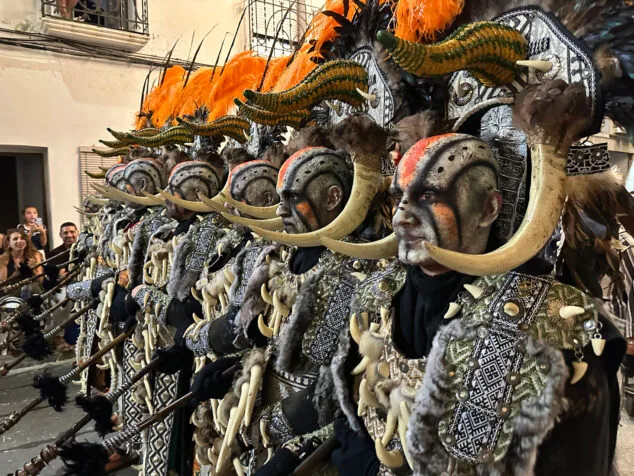 El Verger se rinde al esplendor de las filaes en la entrada de Moros y Cristianos 2025 182 desfile de moros y cristianos del verger 2025 182