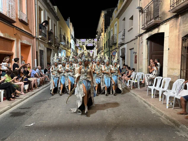 El Verger se rinde al esplendor de las filaes en la entrada de Moros y Cristianos 2025 214 desfile de moros y cristianos del verger 2025 214