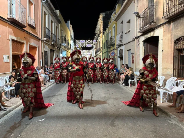 El Verger se rinde al esplendor de las filaes en la entrada de Moros y Cristianos 2025 221 desfile de moros y cristianos del verger 2025 221