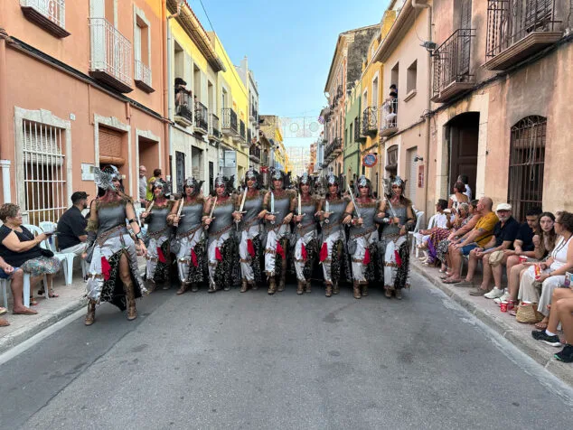 El Verger se rinde al esplendor de las filaes en la entrada de Moros y Cristianos 2025 27 desfile de moros y cristianos del verger 2025 24