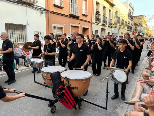 El Verger se rinde al esplendor de las filaes en la entrada de Moros y Cristianos 2025 33 desfile de moros y cristianos del verger 2025 30