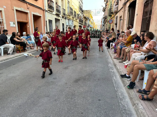 El Verger se rinde al esplendor de las filaes en la entrada de Moros y Cristianos 2025 36 desfile de moros y cristianos del verger 2025 33